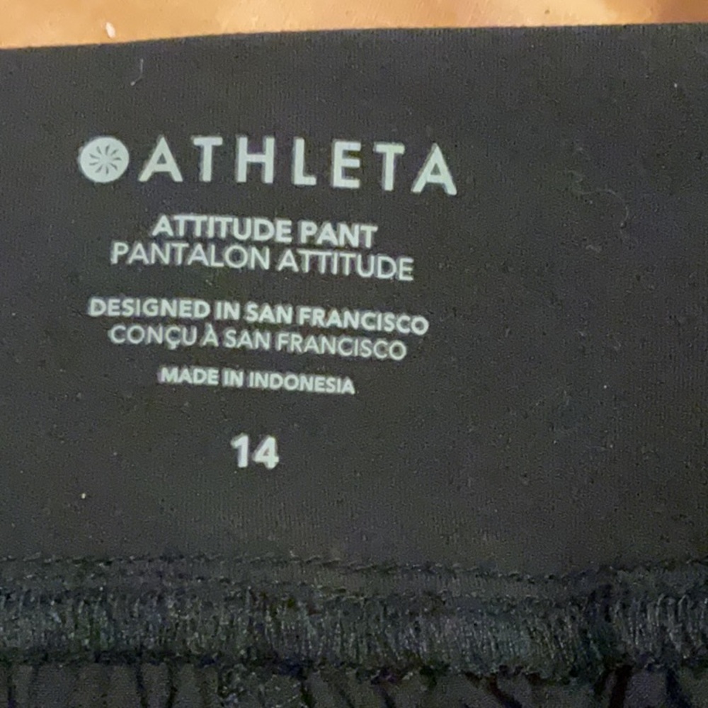 Athleta Black Ruched Leg Attitude Pants size 14 - Picture 10 of 10